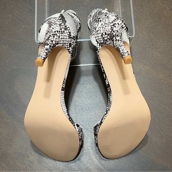 Steve Madden “Born” - Picture 7 of 11